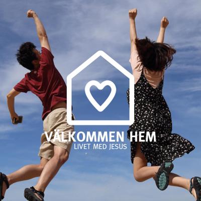 En logotyp i form av ett hus med ett hjärta på, med texten "Välkommen hem. Livet med Jesus". I bakgrunden hoppar två personer upp med armarna i luften.
