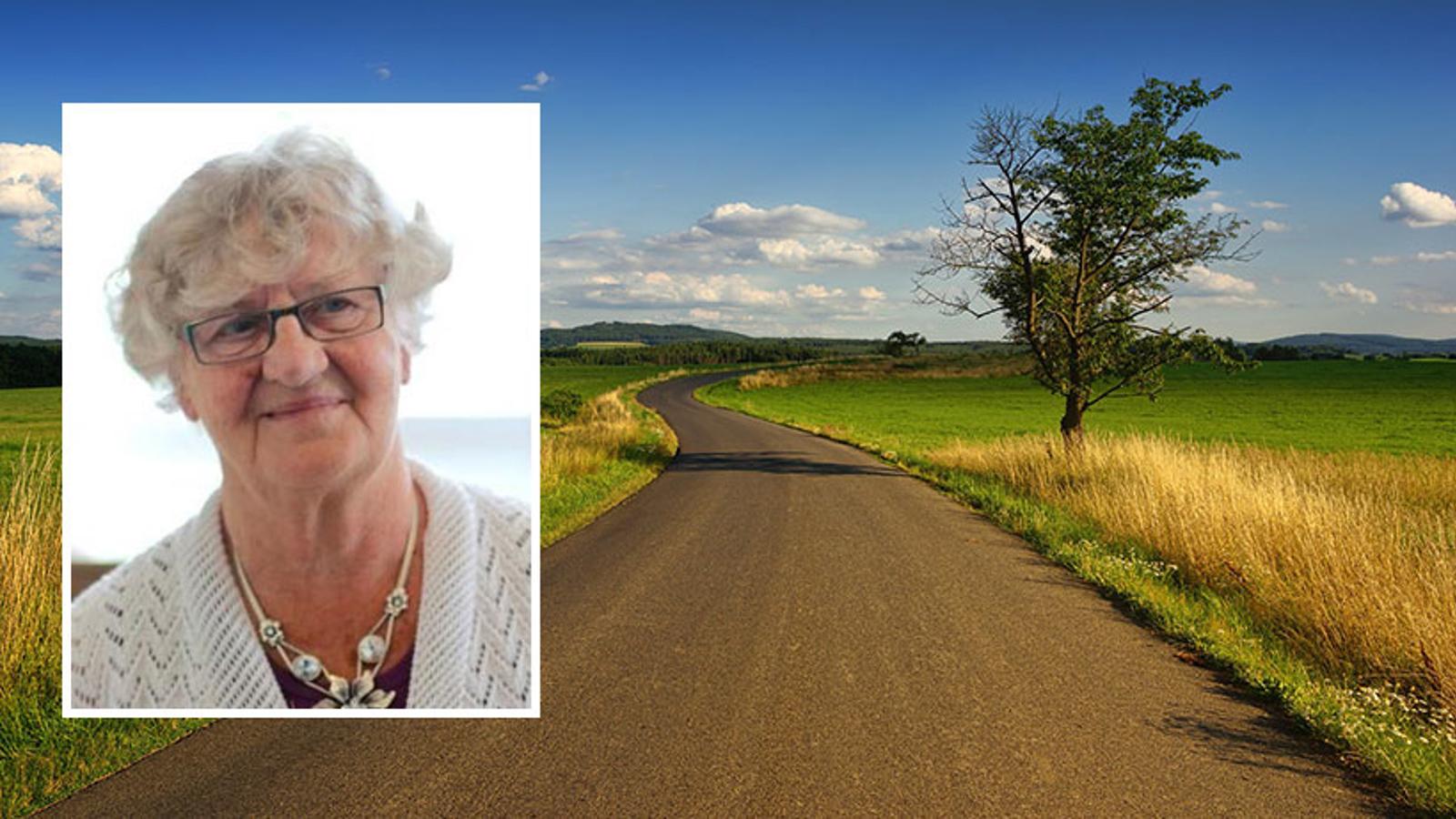 Till vänster: Porträttbild av Mariann Wiklund. Hon tittar till höger om kameran med ett leende. Till höger: En landsväg bland gröna ängar.