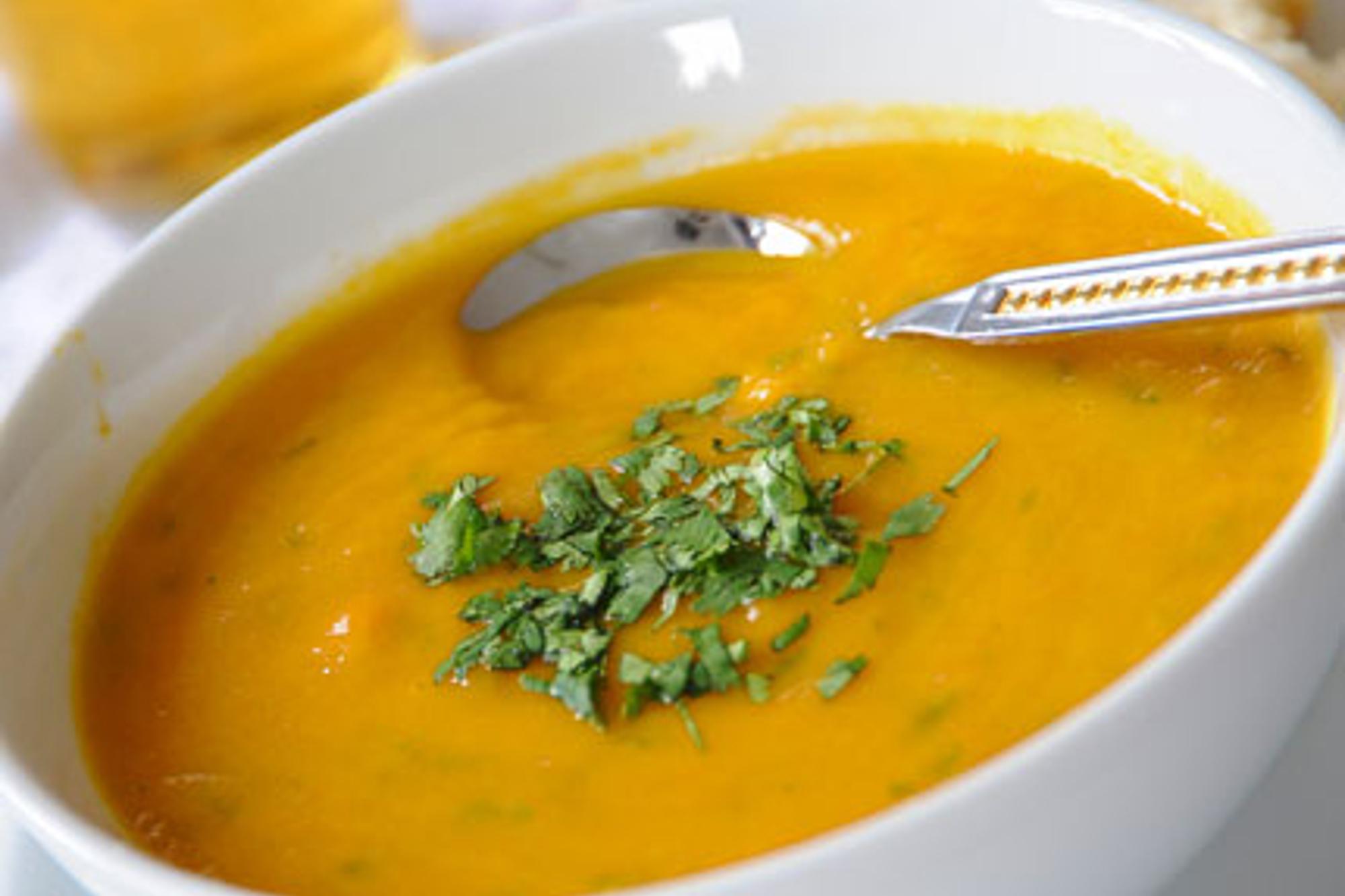 Bilden visar en skål med soppa
