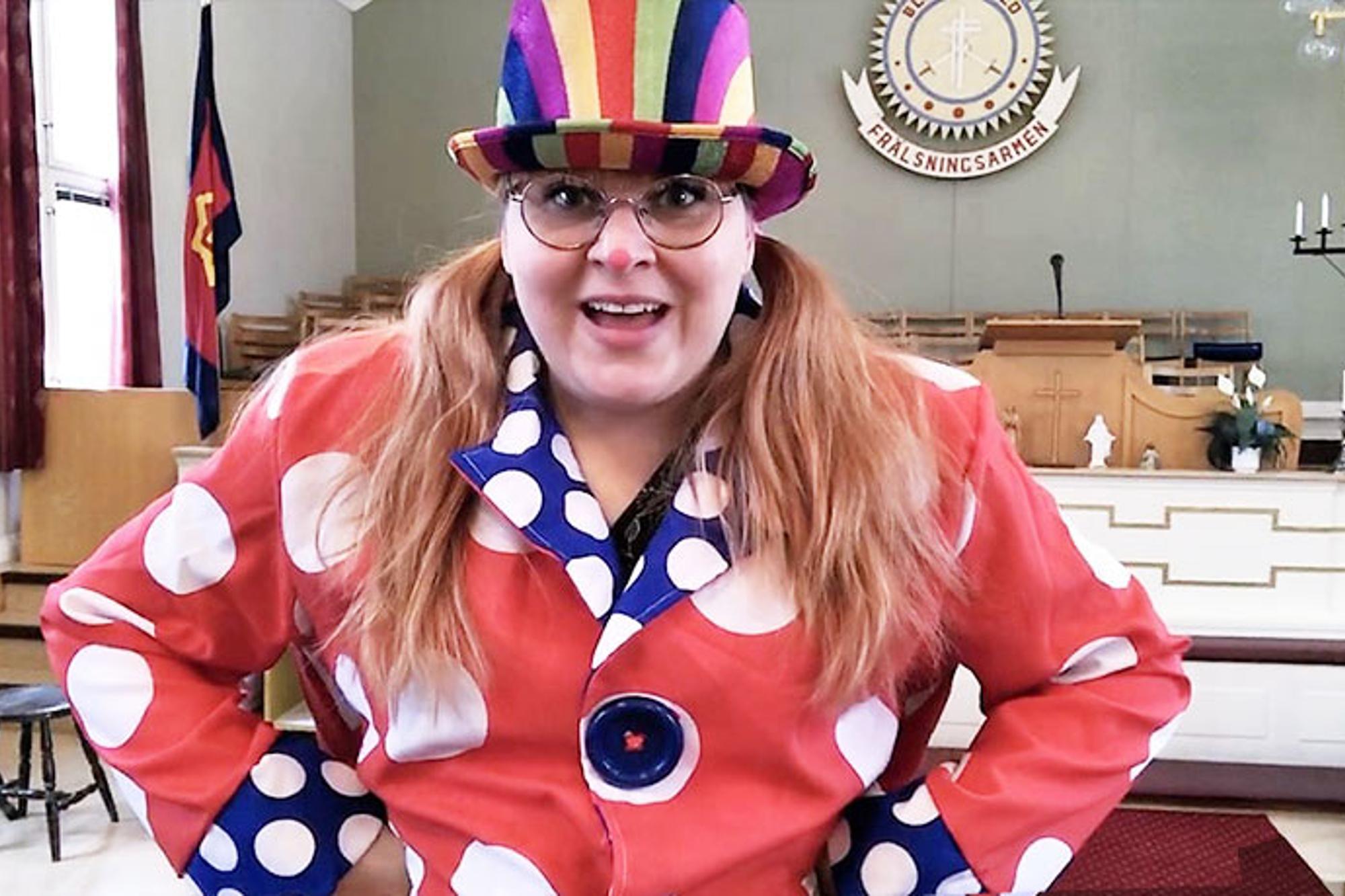 Pernilla Ålöv som är utklädd till den snälla Clownen Paprika.